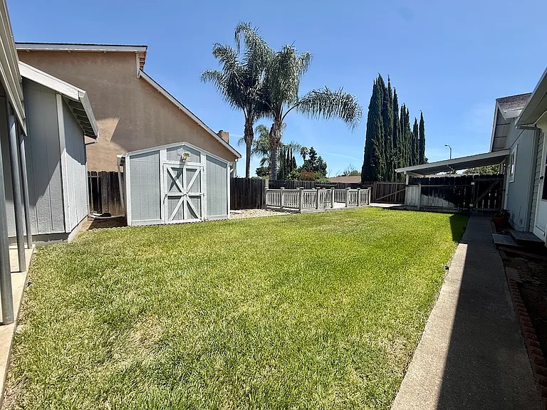 2810 Miller Ct — Photo 40