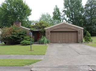 908 Castlewood Dr, New Albany, IN 47150