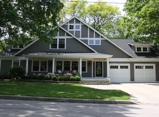 19 Circle Ave, Wheaton, IL 60187