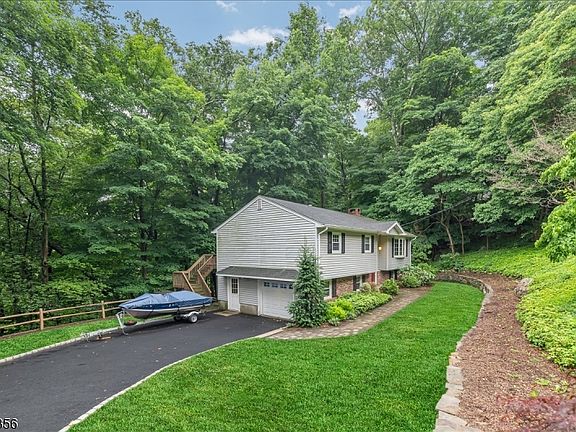 3rd image of 72 Smokey Ridge Rd
