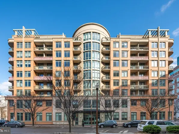 3625 10th St Unit 907, Arlington, VA 22201