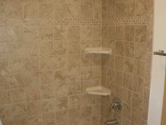 5th image of 820 N Delaware St APT 209
