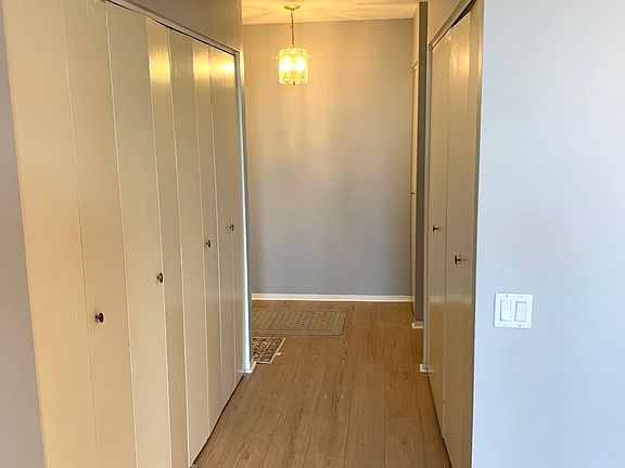 3rd image of 5320 N Sheridan Rd APT 611