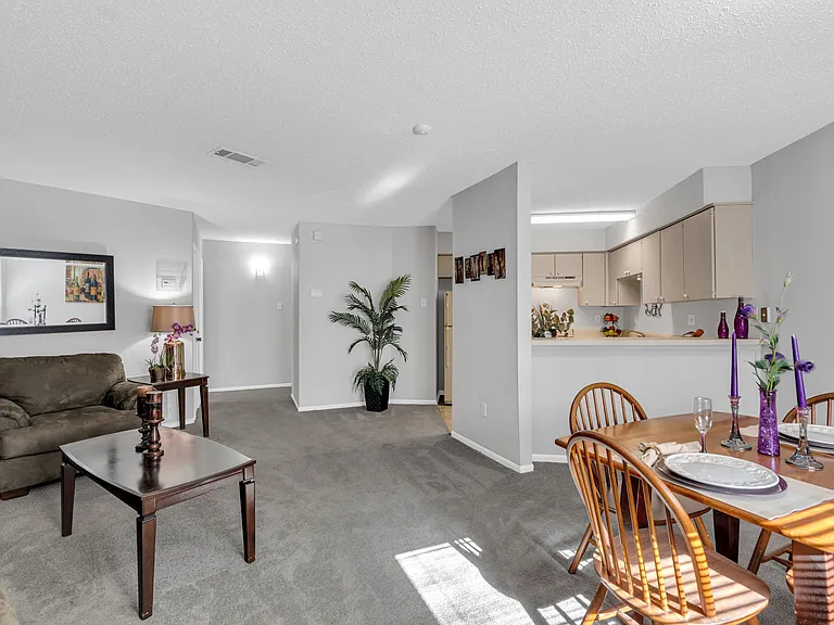Windsong Apartments — Photo 68