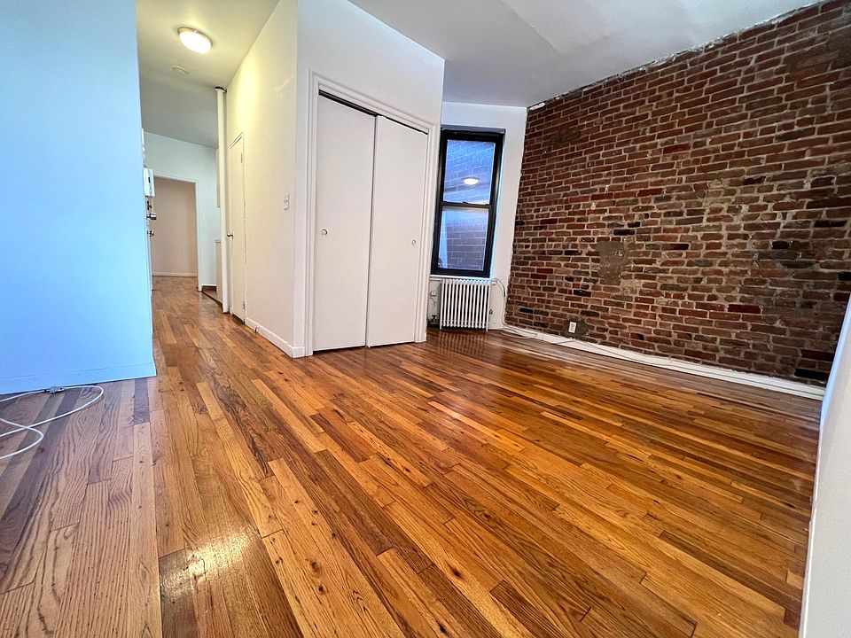 2nd image of 242 E 77th St #5F