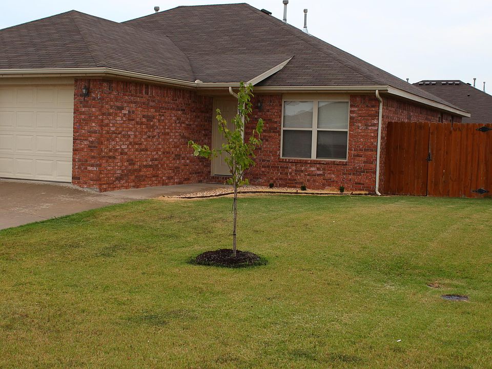 1st image of 209 E Asher Ct