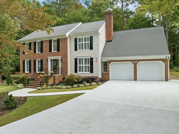 10701 E Bridgford Dr, Cary, NC 27518