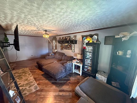 2nd image of 133 Hayward Ave