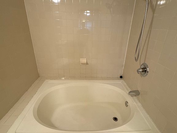 4th image of 1037 Margaret Pl NW