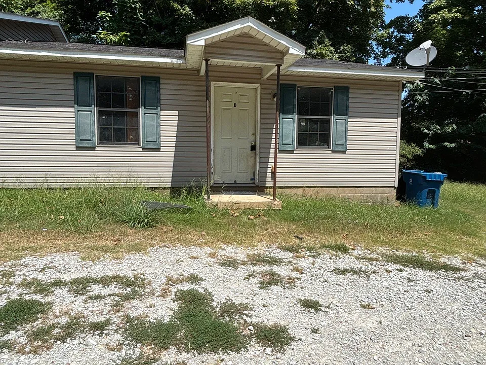 9 N Main St #D
