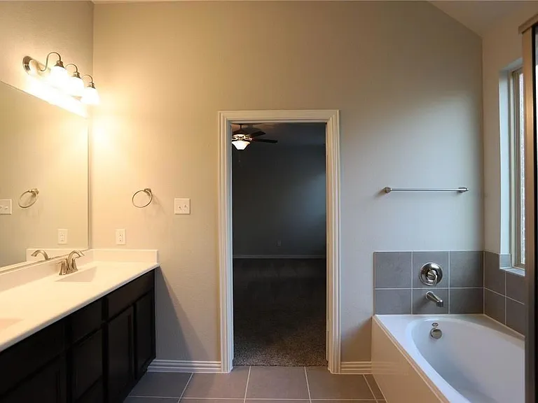 15928 Holly Crk — Photo 18
