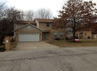 17 Huntwood Ct, Swansea, IL 62226
