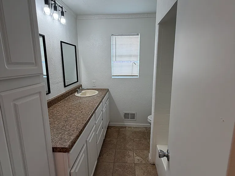 5818 E University Blvd #123 — Photo 10