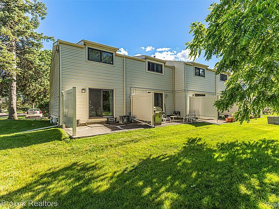 5th image of 1669 Wimbledon Dr