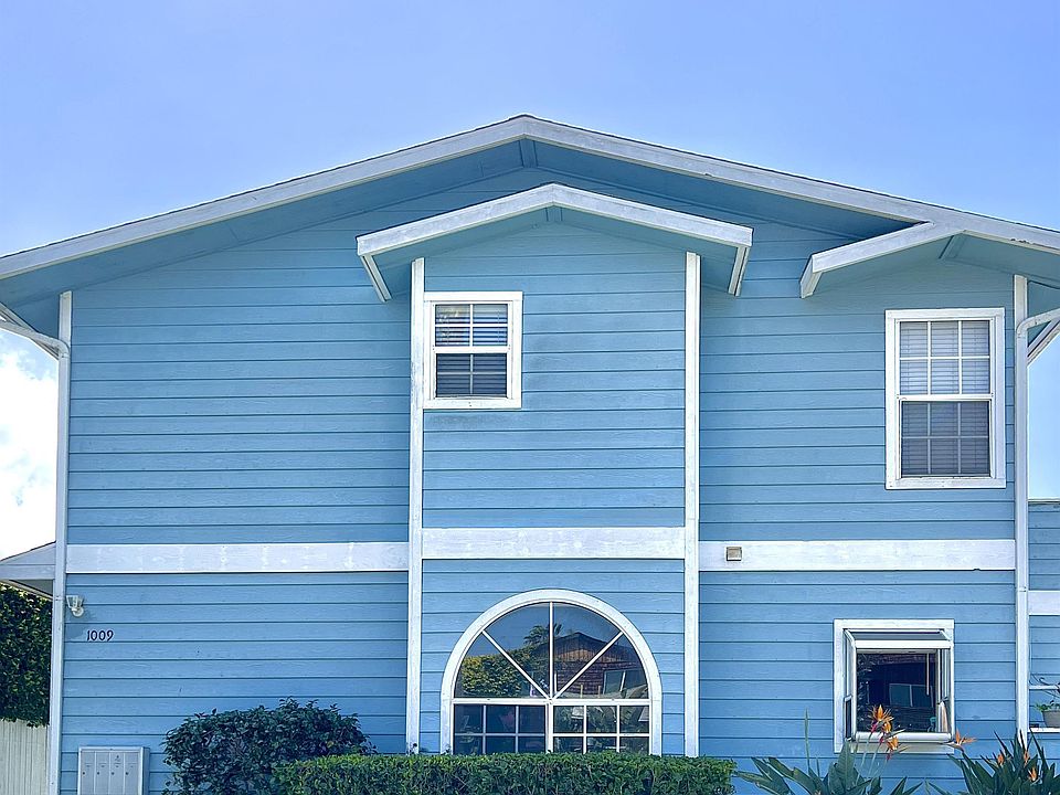 1st image of 1009 Tourmaline St APT 4