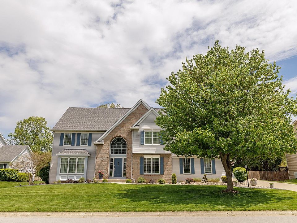 1st image of 60526 Woodstock Dr