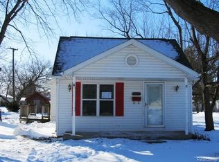 21981 Harding St, Rockwood, MI 48173