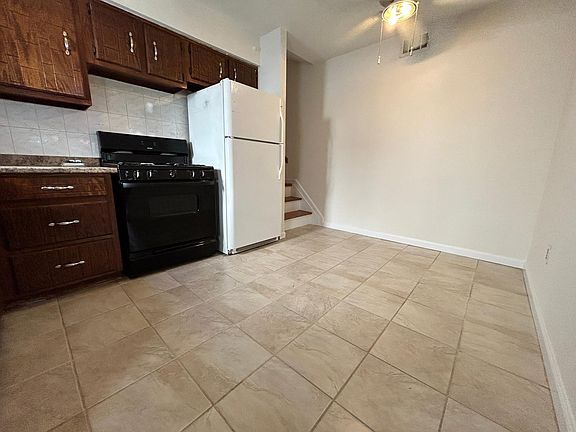 5th image of 16 Mulberry Cir #1