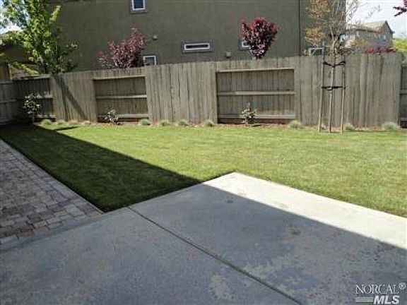 5th image of 9070 Cambridge Cir