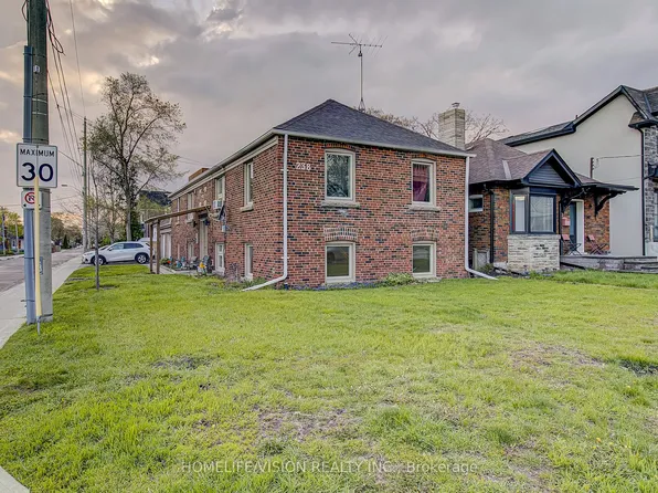 238 Glebemount Ave Unit 1, Toronto, ON M4C 3T6