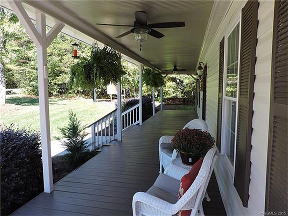 2nd image of 1499 Woodbend Ct