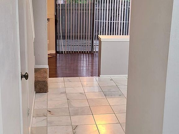 2nd image of 1411 Gracy Farms Ln APT 4