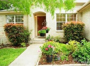 3122 Fall Crest Dr, San Antonio, TX 78247