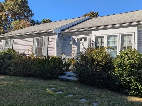 42 N Ockway Rd, East Falmouth, MA 02536
