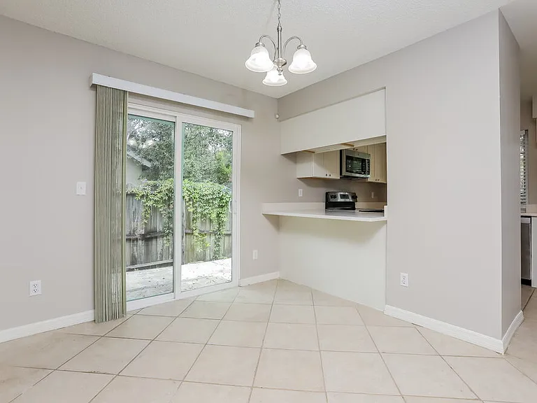 1833 Iroquois Dr — Photo 5