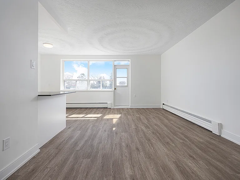 45 42nd St #409 — Photo 13