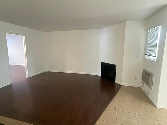 3rd image of 2332 Wellesley Ave APT 102