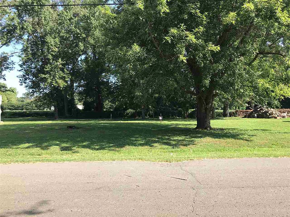 1st image of 147 Plaza Dr