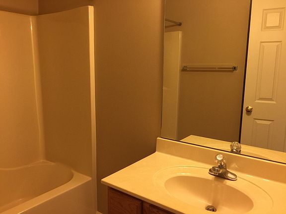 3rd image of 3350 S Oaklawn Cir
