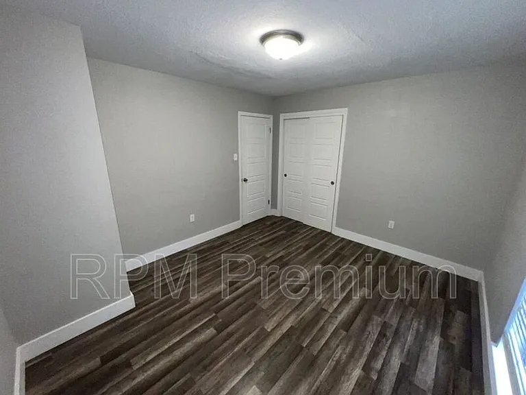 464 Wilton Dr — Photo 32