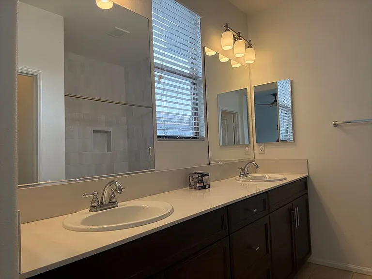 3009 E Pacific Coast Hwy — Photo 32