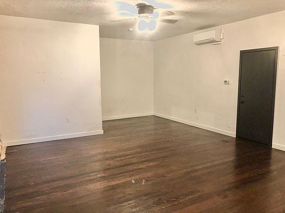 3rd image of 1006 N El Centro Ave APT 107