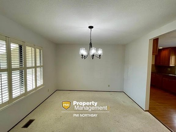 4th image of 2070 Larchmont Cir