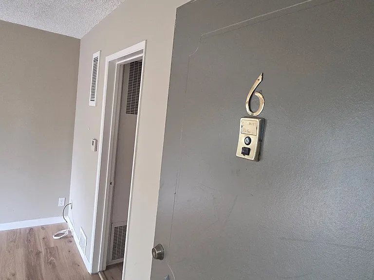 Amherst Apartments — Photo 21