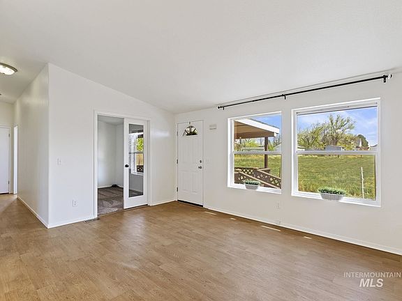 4th image of 937 Katherine St