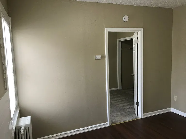 1332 Minnehaha Ave W — Photo 8