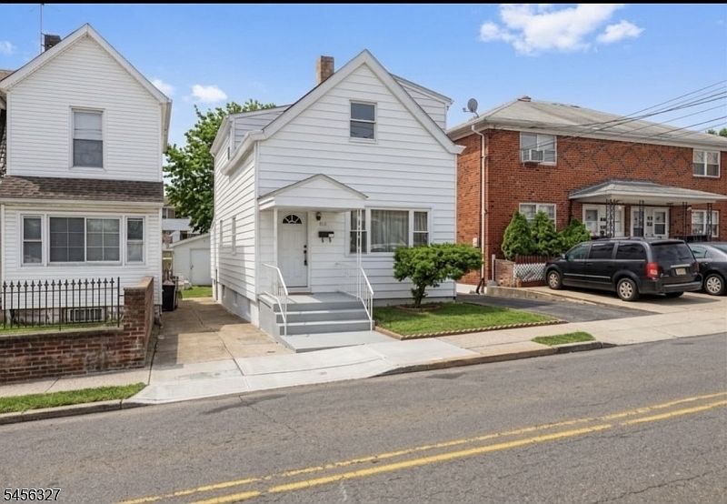 1st image of 415 Preakness Ave