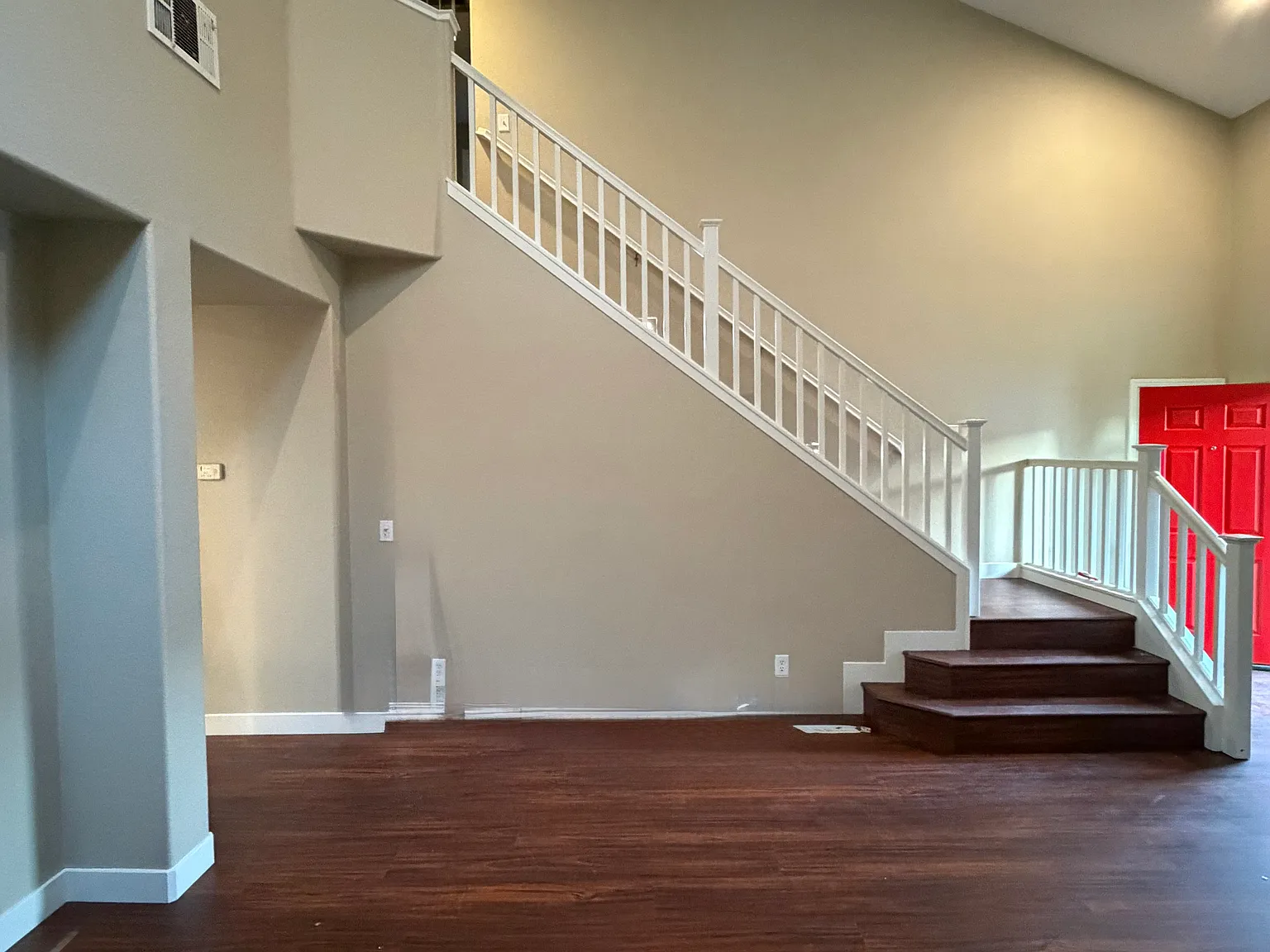 5 bed, 2294 sqft, $4,599 — Photo 3