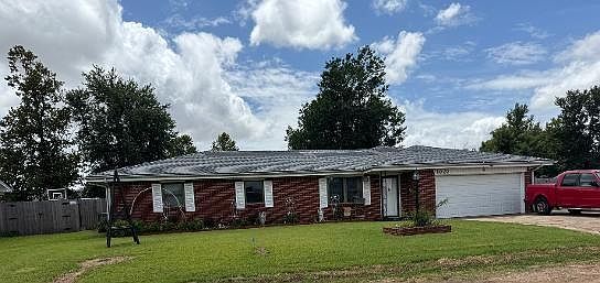 1st image of 1007 SW Cedar Dr