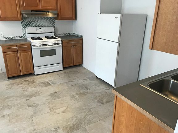 5th image of 121-123 Atlantic St