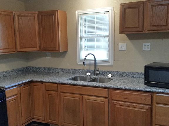 4th image of 120 Walnut Dr