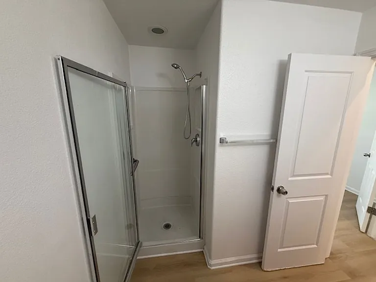 1419 Nevin Plz — Photo 16