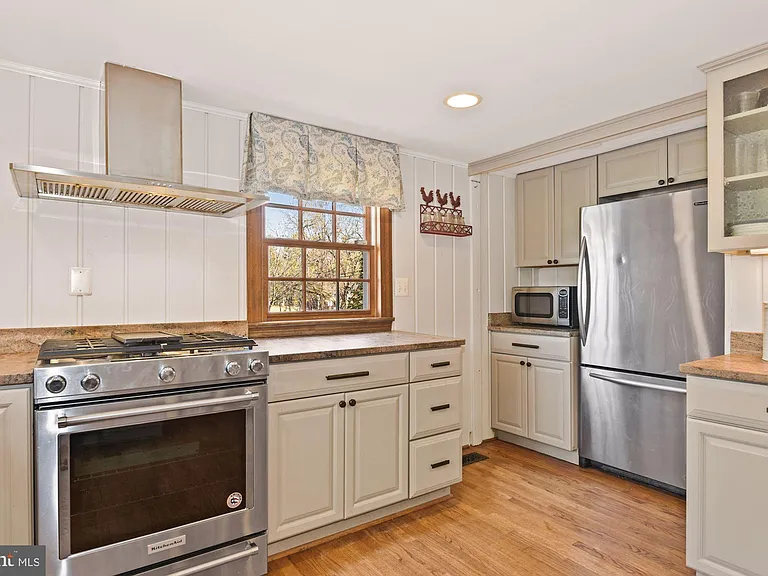 326 Walker Rd — Photo 6