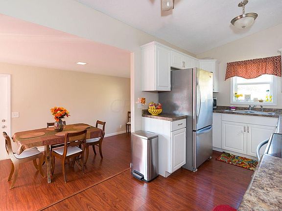 5th image of 405 Leonard Dr