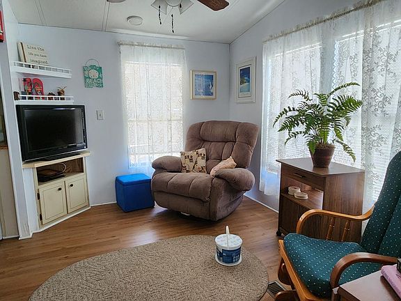 5th image of 7820 Wire Rd #303