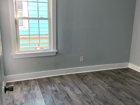 4th image of 39 Poinsett St